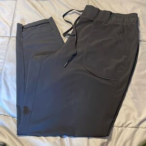 Women’s Size large
All in motion